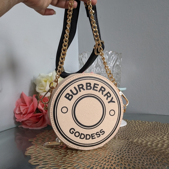 Burberry - Picture 2 of 7